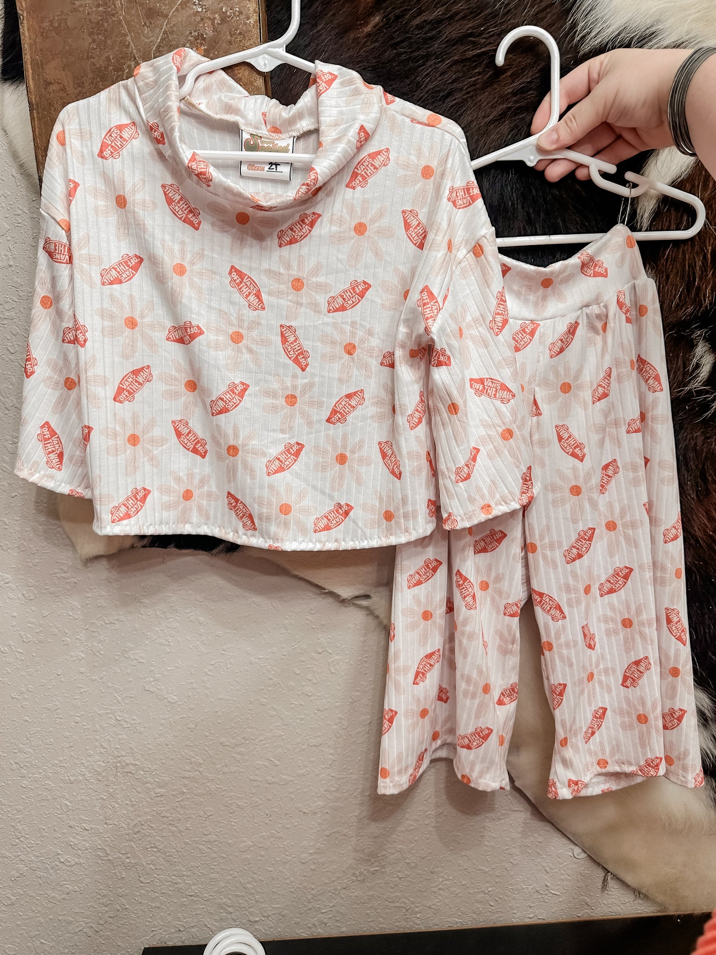 2T Mock Neck Sweater & Flow Pants (very stretchy)