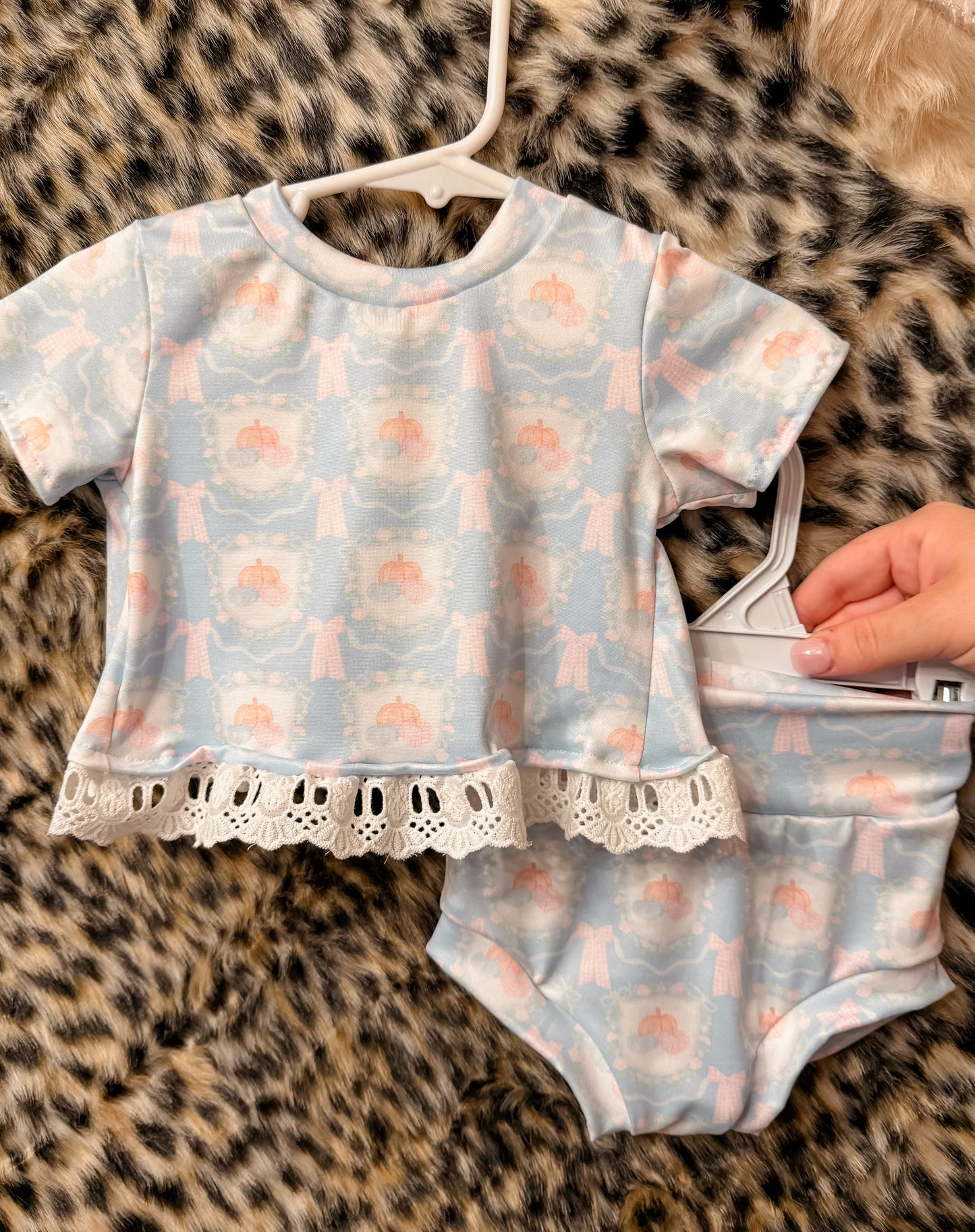 3/6M Remi Ruffle Top w/ Lace & Bummies Set