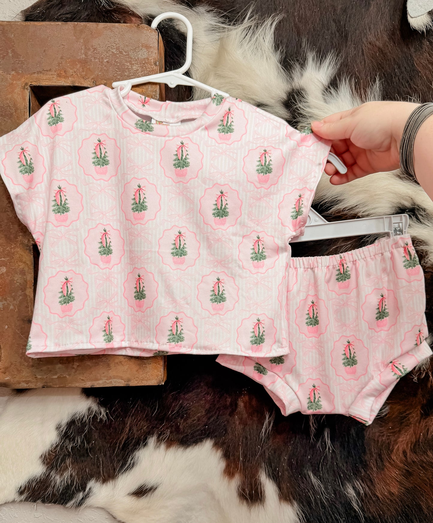 2T Willow Tee & Elastic Bummies Set **PLEASE READ DESCRIPTION**