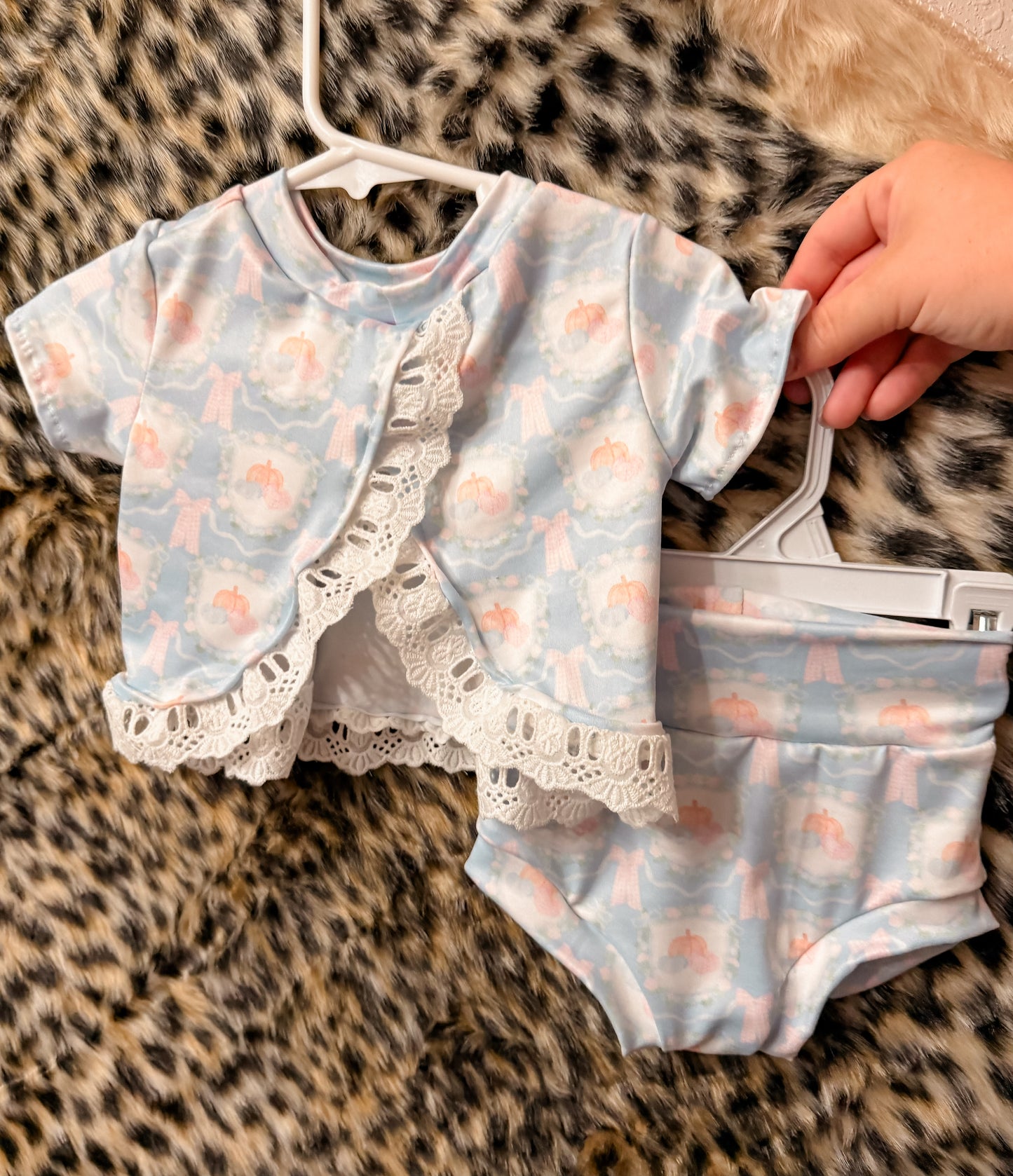 3/6M Remi Ruffle Top w/ Lace & Bummies Set