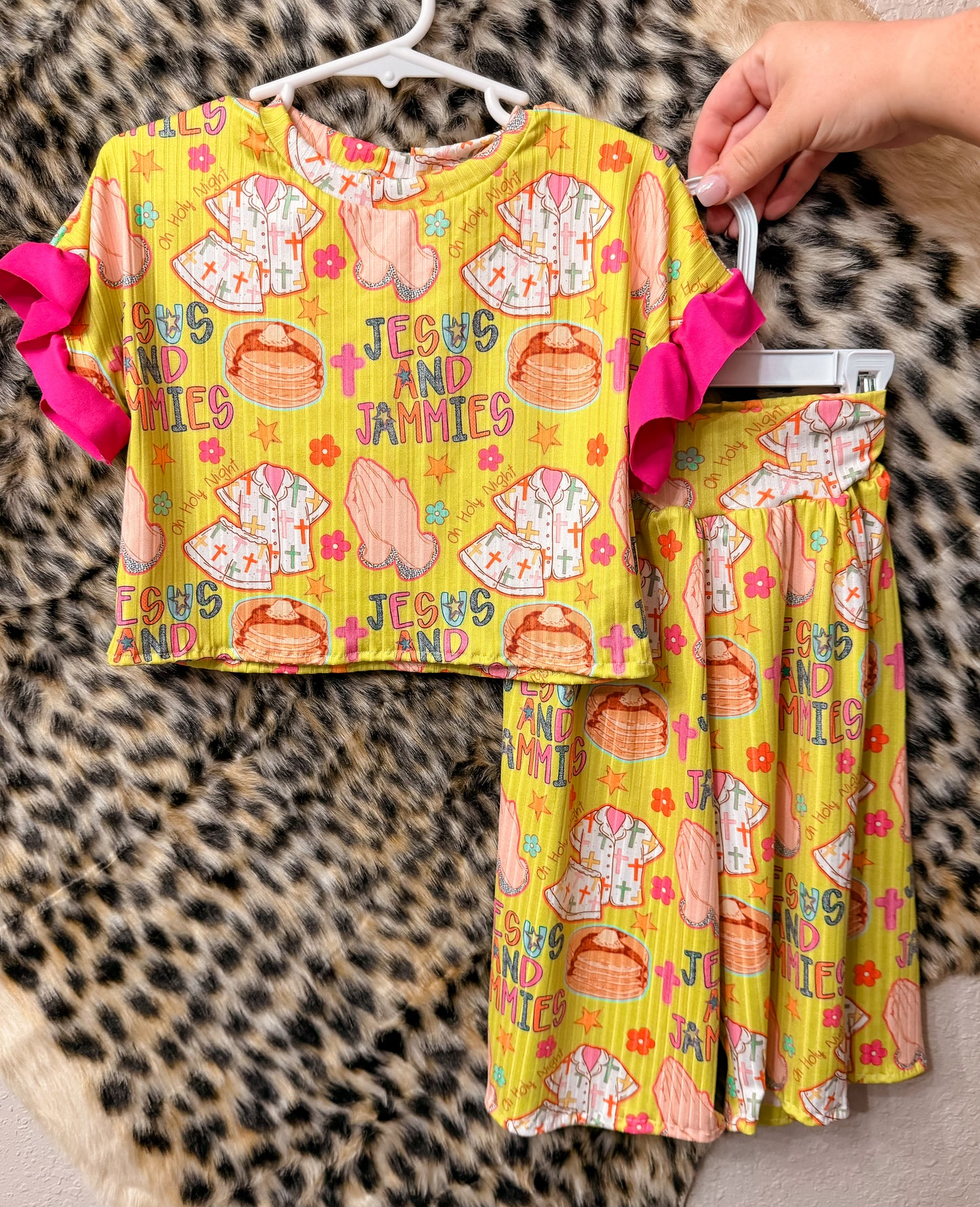 12/18M Willow Tee w/ Ruffles (NON CROPPED) & Flow Pants