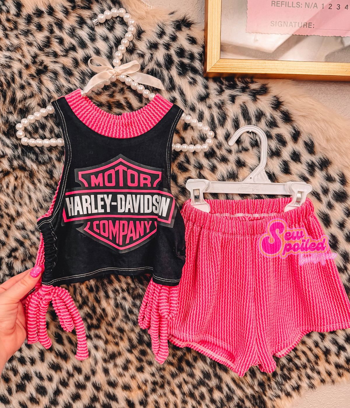 2T Lola Scrunch Top & Breezy Shorts